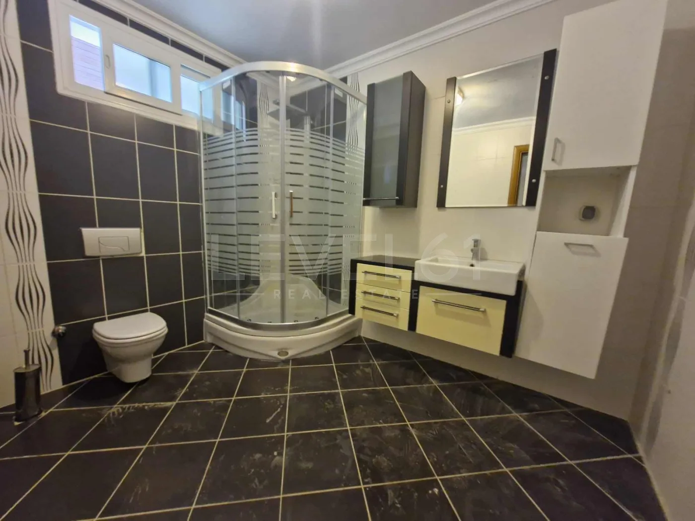 KUŞADASI nda Site İçinde Müstakil Kiralık Villa