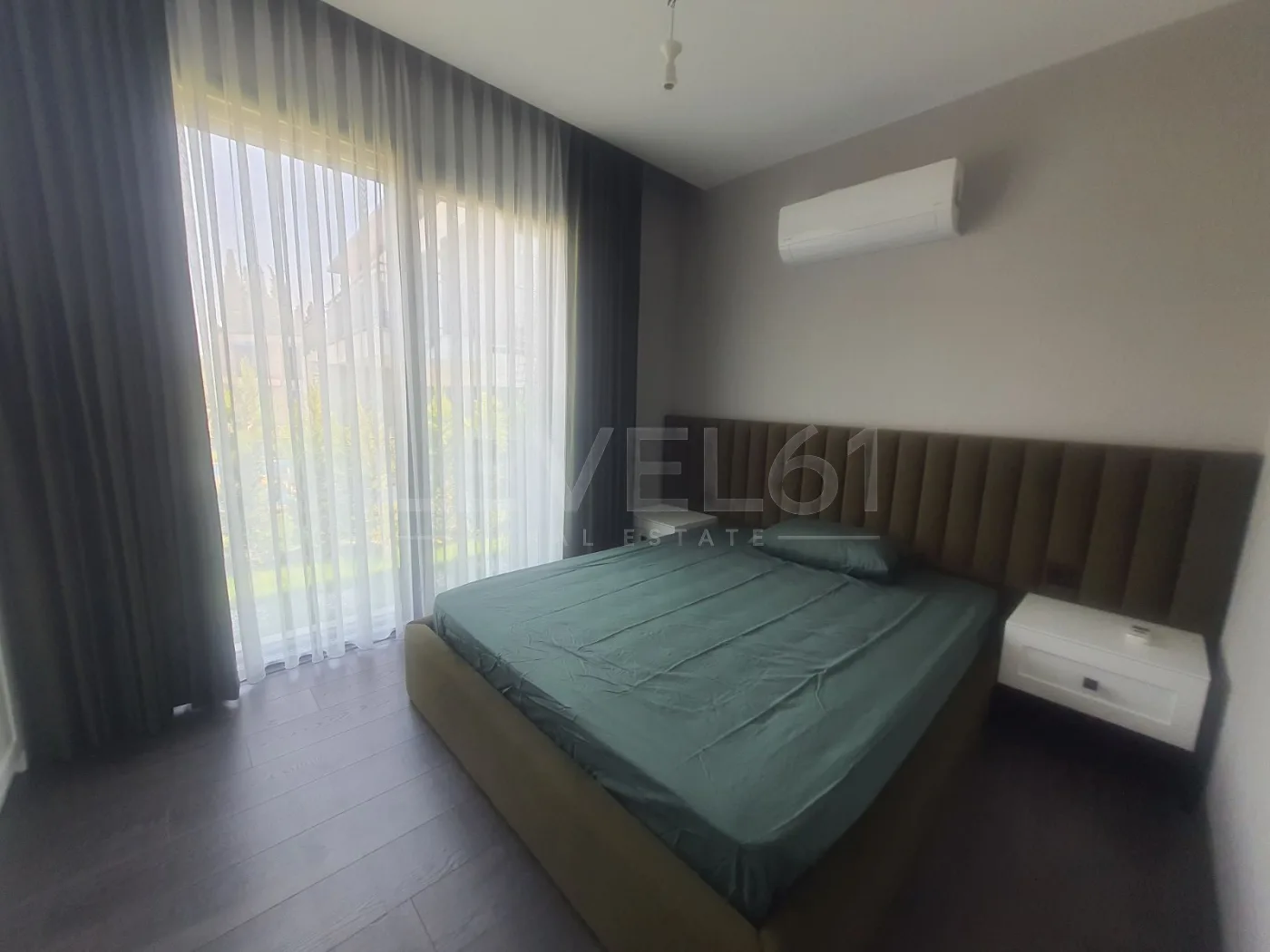 KUŞADASINDA TEK KATLI ÖZEL HAVUZLUELEKTİRİGİNİ ÜRETEN SATILIK 4+1 VİLLA