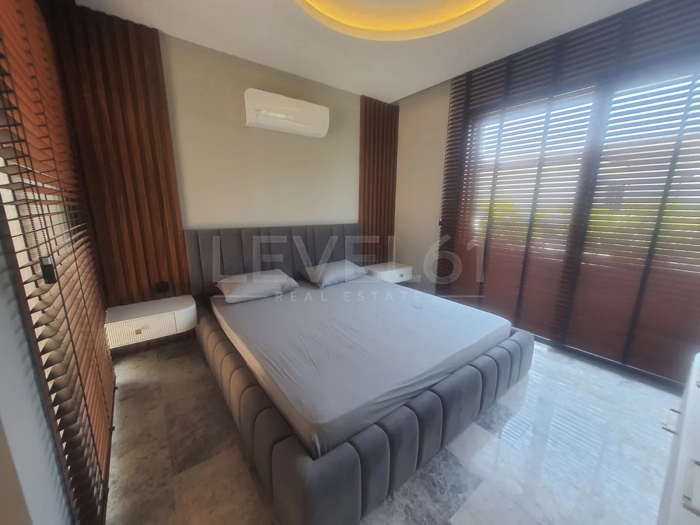 KUŞADASINDA TEK KATLI ÖZEL HAVUZLUELEKTİRİGİNİ ÜRETEN SATILIK 4+1 VİLLA